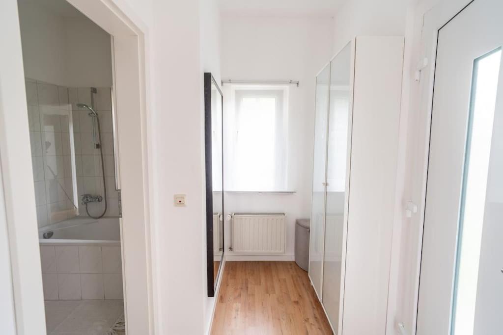 Wohnung Naehe Stadtzentrum Mit Wohnzimmer Und Kueche Koblenz  Kültér fotó